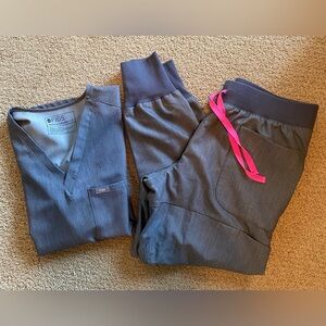 Figs Women’s Scrubs Set in Graphite Gray with Pink String Size Medium M